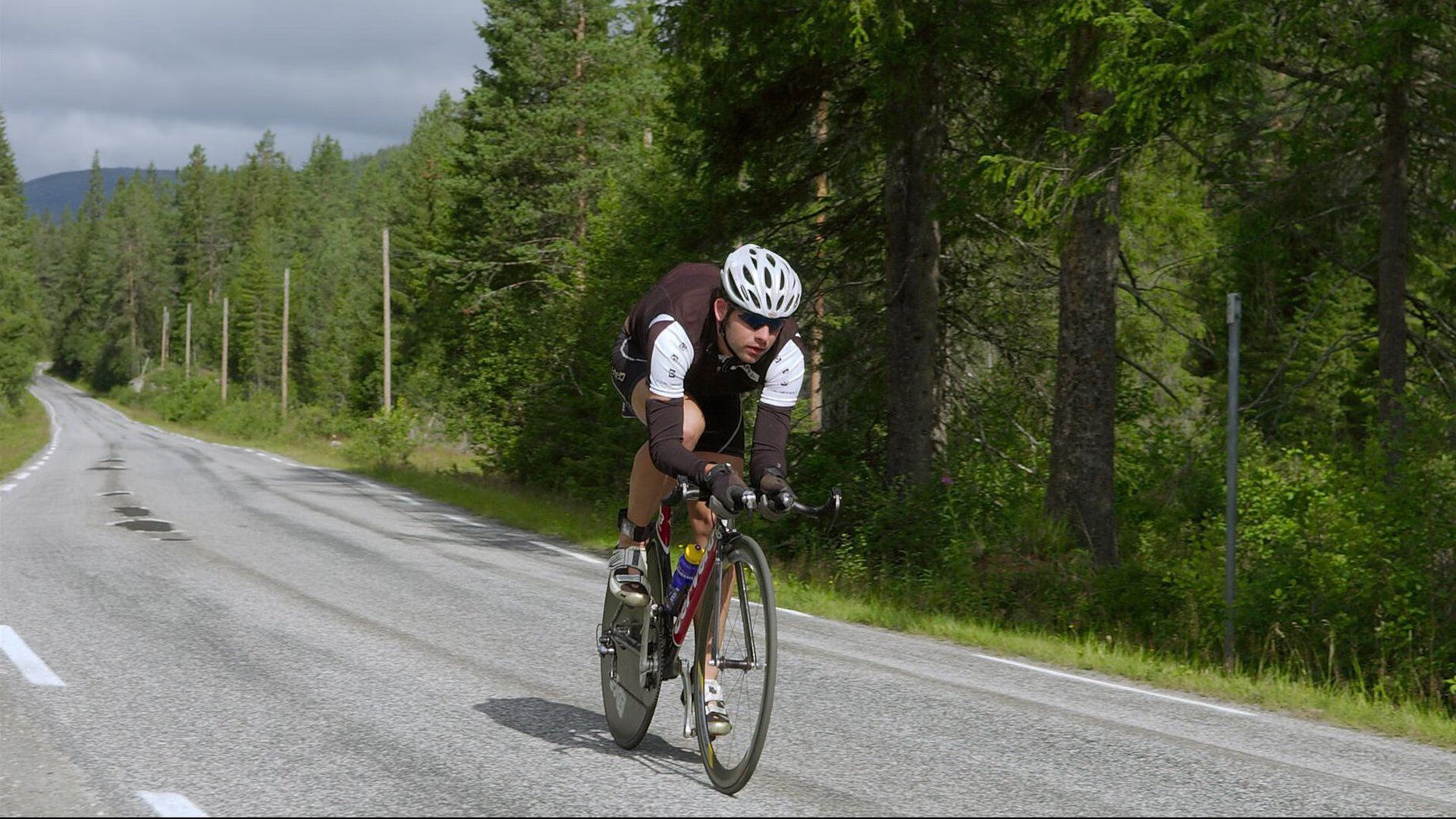 热火狂胜森林狼，约基奇在世界排名争夺战接管比赛，当团队铁血遇上个人神迹