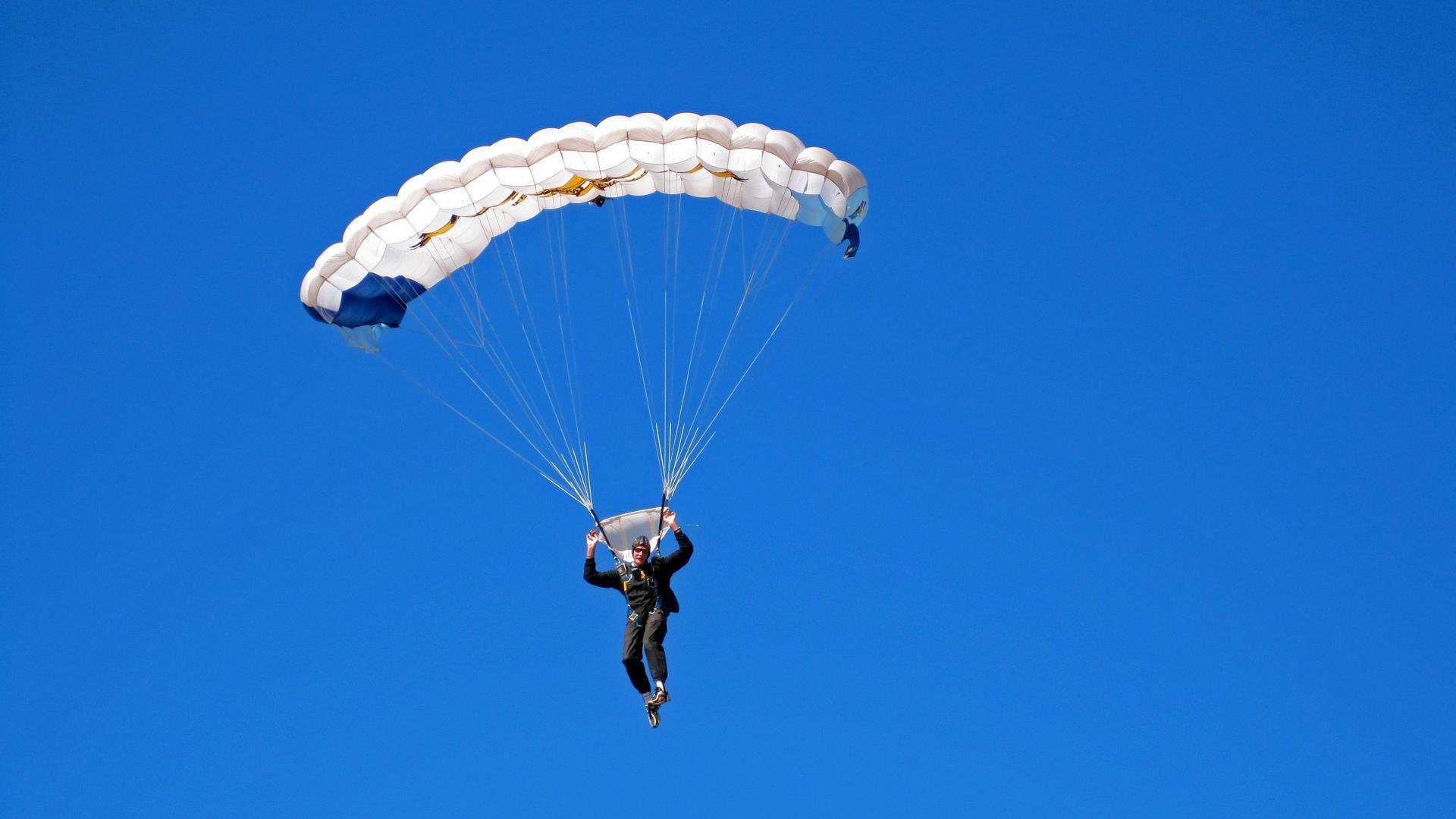 阿什拉夫一锤定音，多特蒙德北欧寒风中奏响冰与火之歌