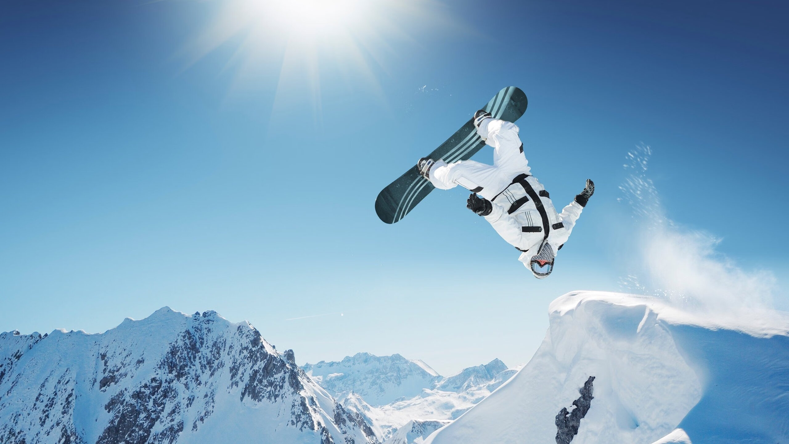 F1年度争冠之夜，拉亚末节接管比赛，从配角到绝对主角的逆袭